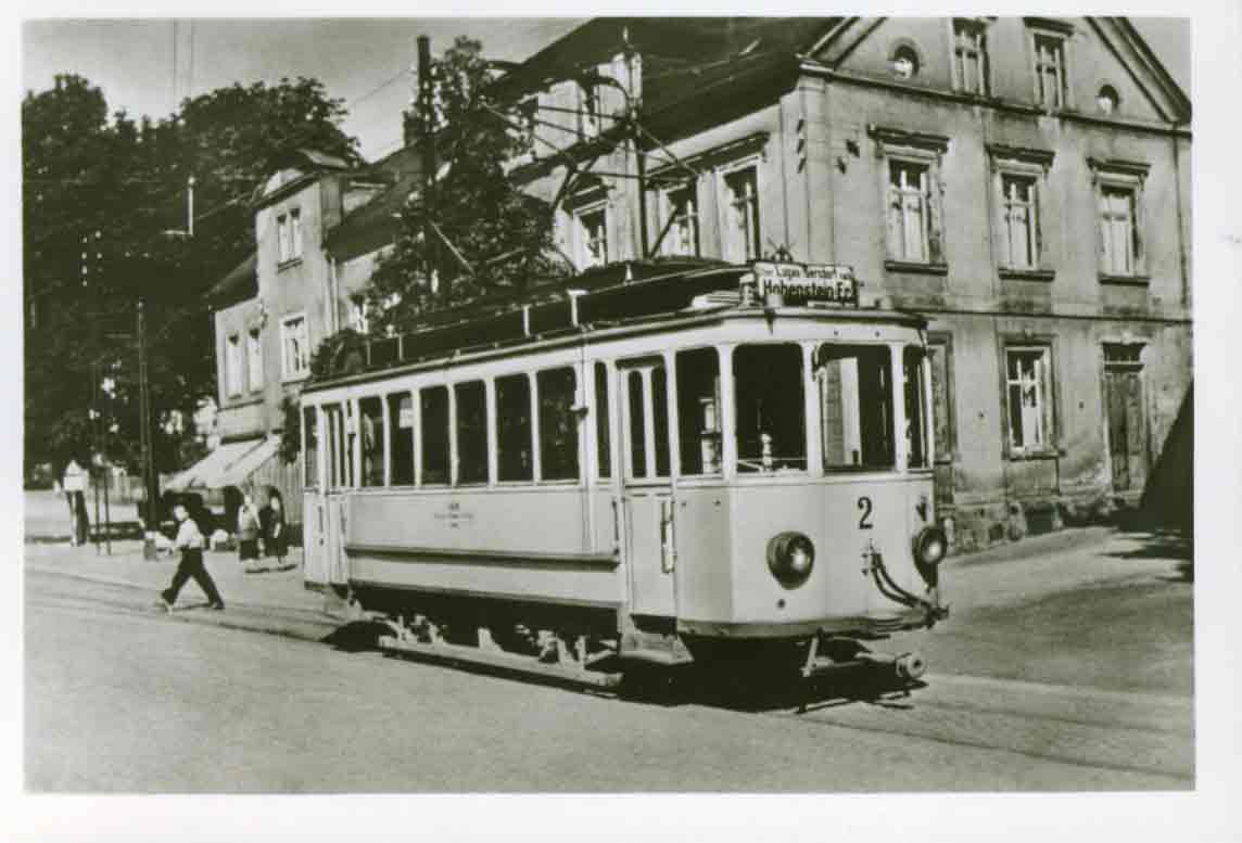 Triebwagen 2 beim Umsetzen an der Endhaltestelle Oelsnitz/E.